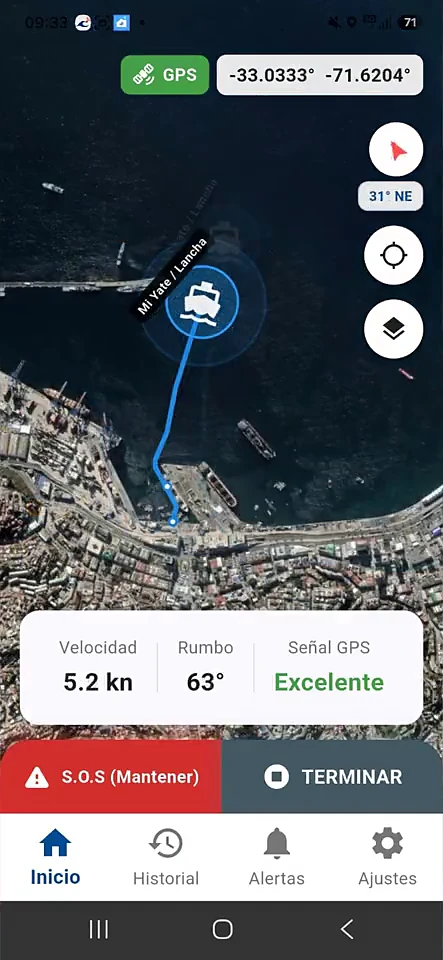 Pantalla real de la app: mapa satelital de la bahía de Valparaíso con la ruta de la embarcación; velocidad 5,2 nudos, rumbo 63° y señal GPS excelente.